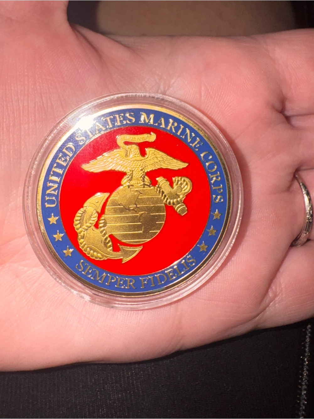 United States Marine Corps Semper Fidelis Coin - Red & Gold Emblem - Picture 6 of 7